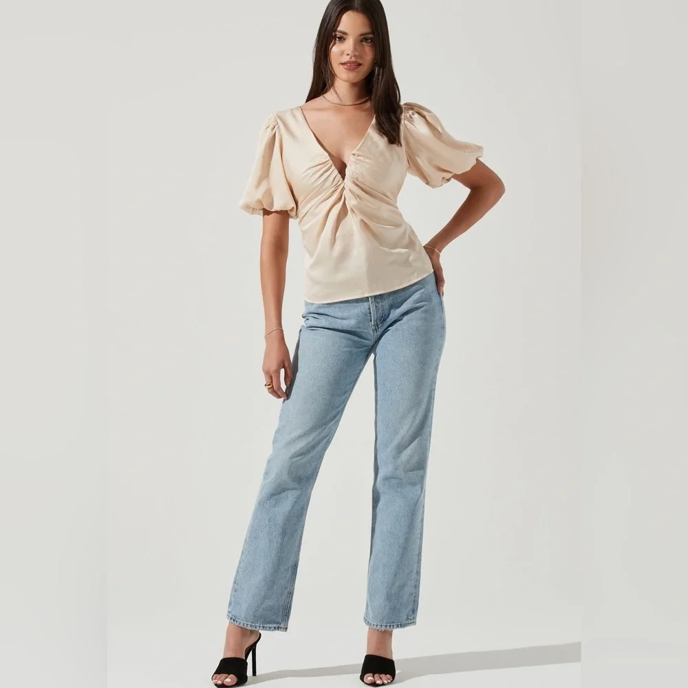 (AA4)‎ AS­TR the La­bel Deep-V Bal­loon Sleeve Top, Size XL, NWT